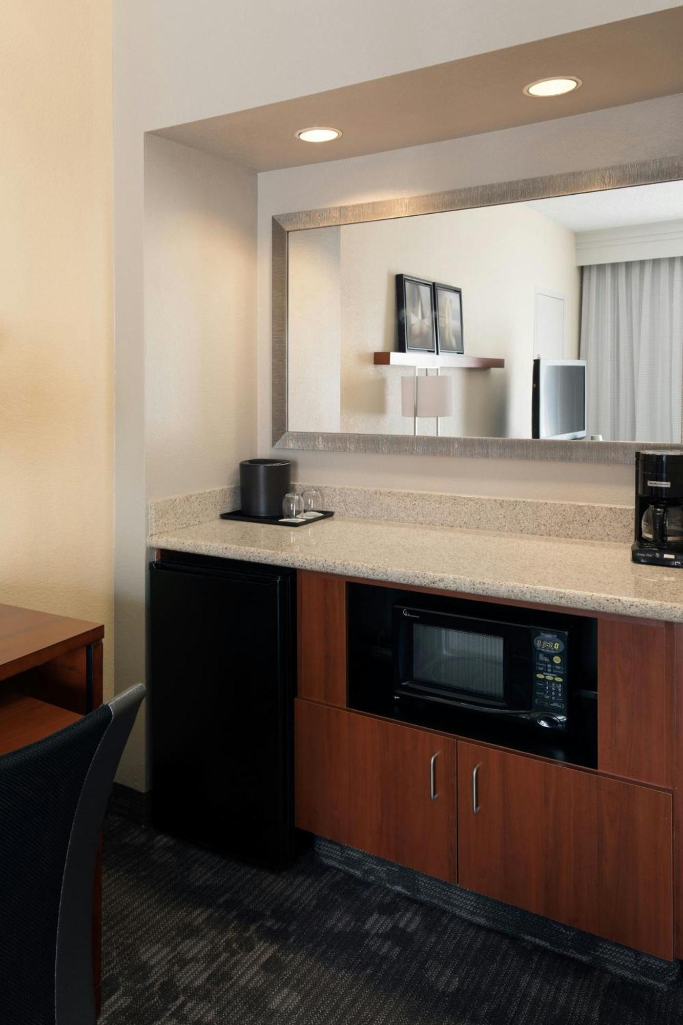 Courtyard By Marriott Denver Central Park Eksteriør bilde